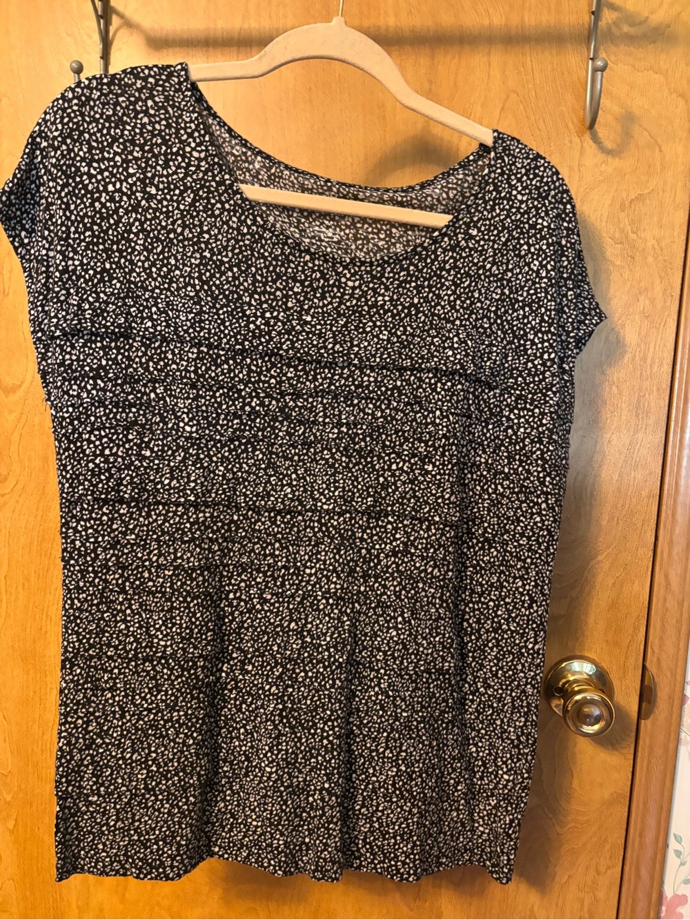 Liz Claiborne Black and White Ditsy Print Cap-Sleeve Tunic